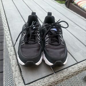 Nike Ryz 365  Sneakers